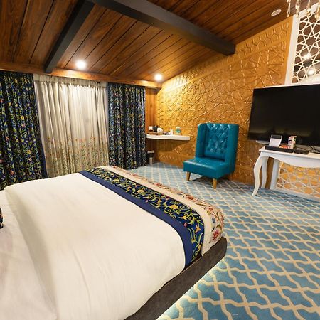 Hotel Snowland, Srinagar Dış mekan fotoğraf