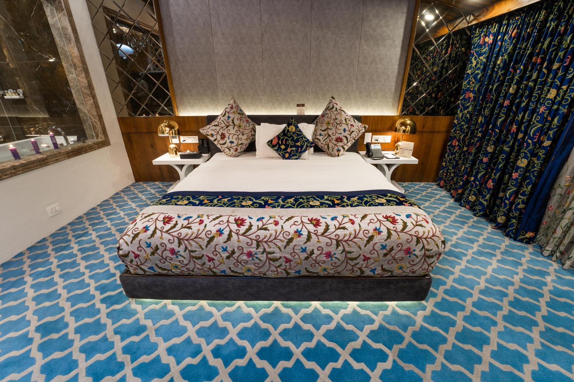 Hotel Snowland, Srinagar Dış mekan fotoğraf